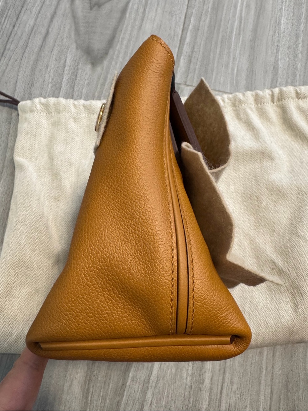 HERMES***100% authentic 24/24 Mini Caramel/ Denim***NIB $10,500 + TAX - Picture 5 of 7